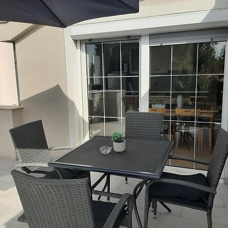 Apartments Luna Sveti Filip i Jakov Eksteriør bilde