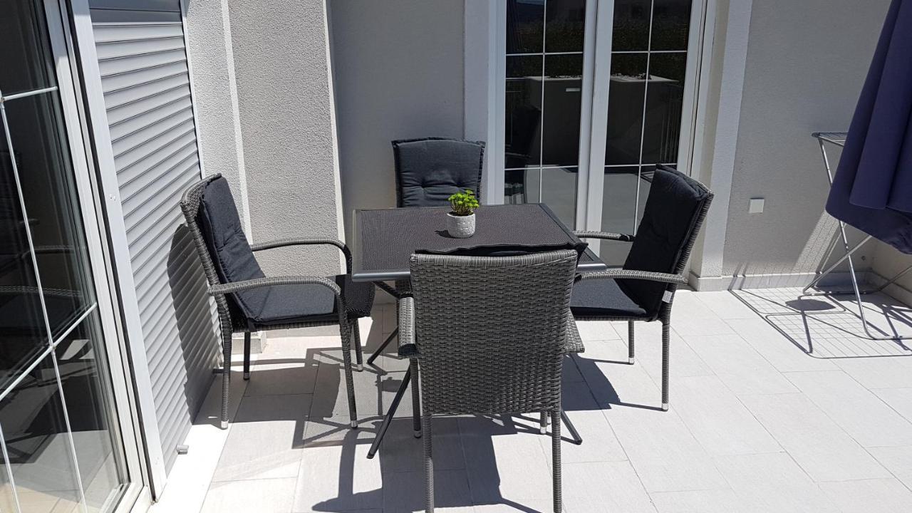 Apartments Luna Sveti Filip i Jakov Eksteriør bilde