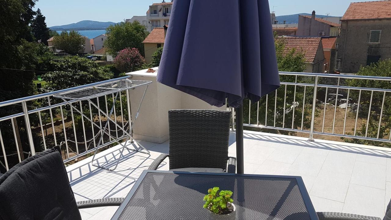 Apartments Luna Sveti Filip i Jakov Eksteriør bilde