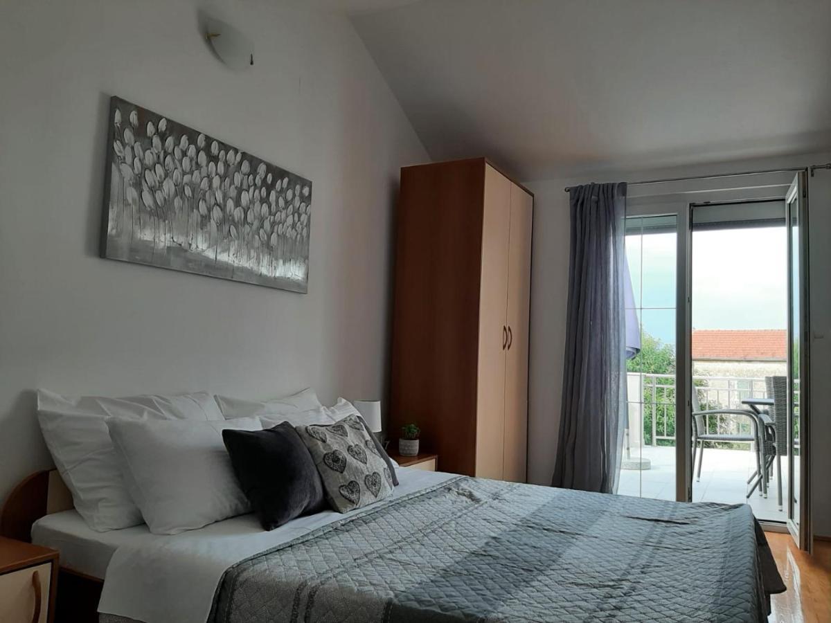 Apartments Luna Sveti Filip i Jakov Eksteriør bilde
