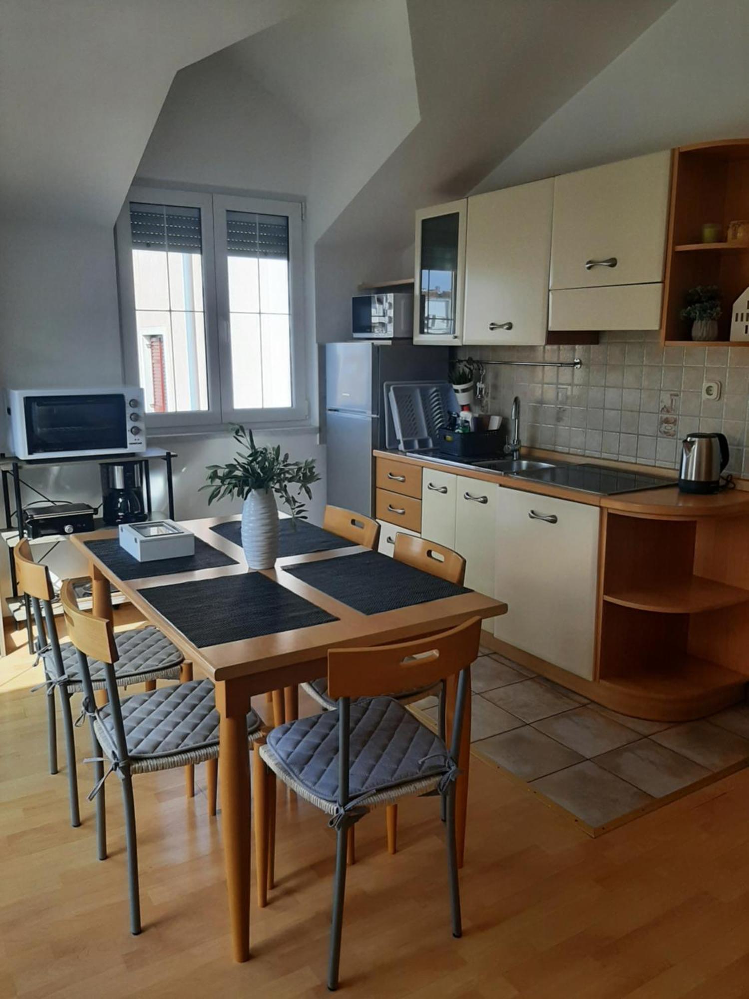 Apartments Luna Sveti Filip i Jakov Eksteriør bilde