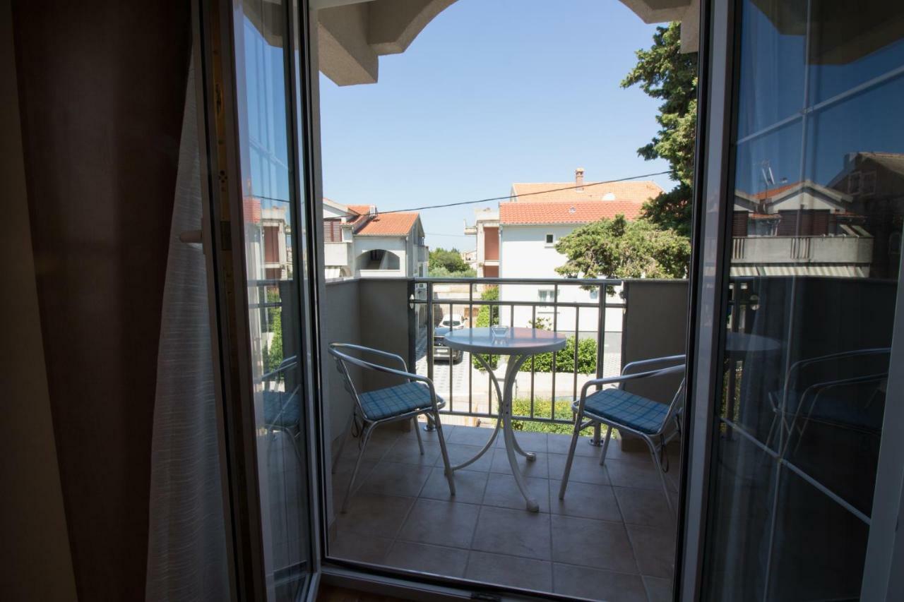 Apartments Luna Sveti Filip i Jakov Eksteriør bilde