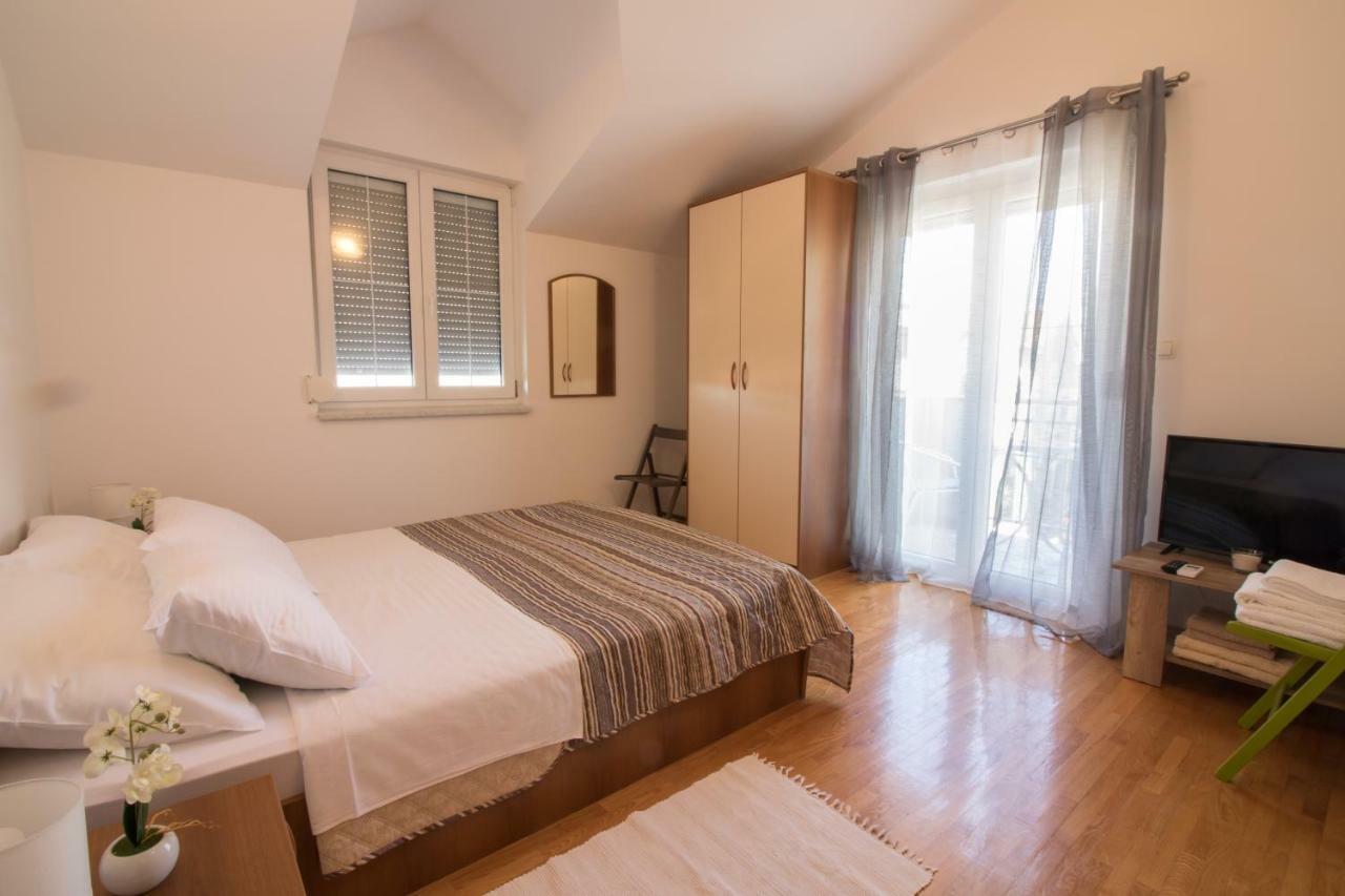 Apartments Luna Sveti Filip i Jakov Eksteriør bilde
